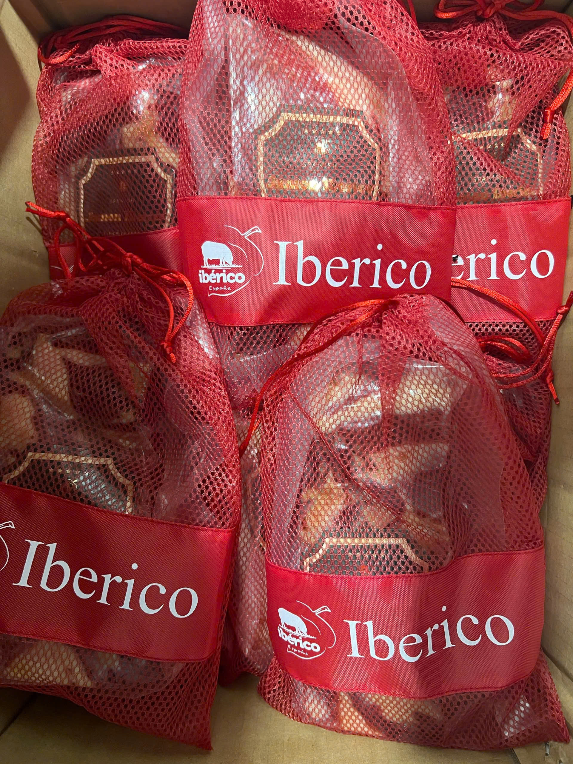 Đùi heo muối Serrano - Đùi sau không xương 1kg không hộp ủ muối 16 tháng